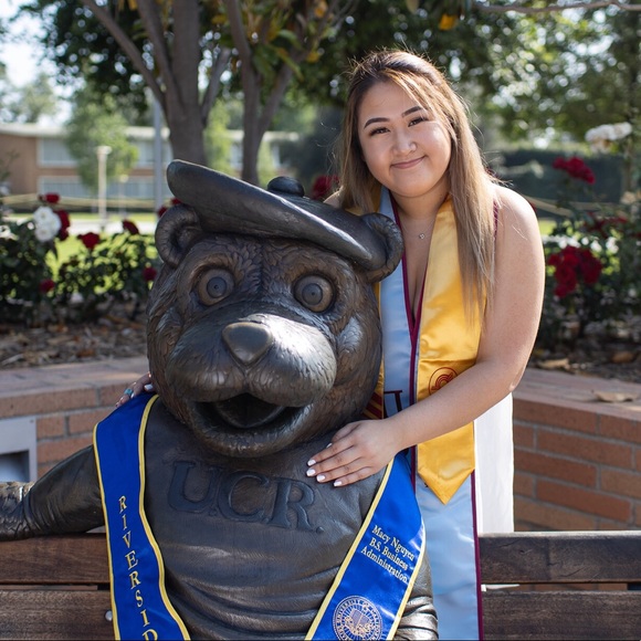 Meet your Posher, Macy - Picture 1 of 1